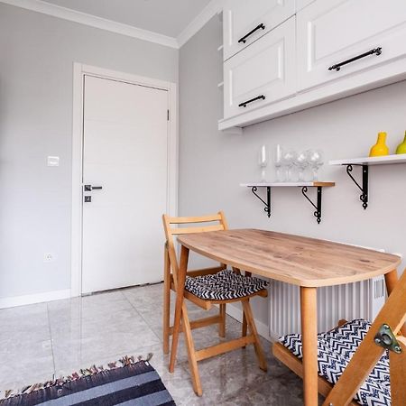 شقة اسطنبول  في Vibrant Flat With Balcony In Maltepe المظهر الخارجي الصورة