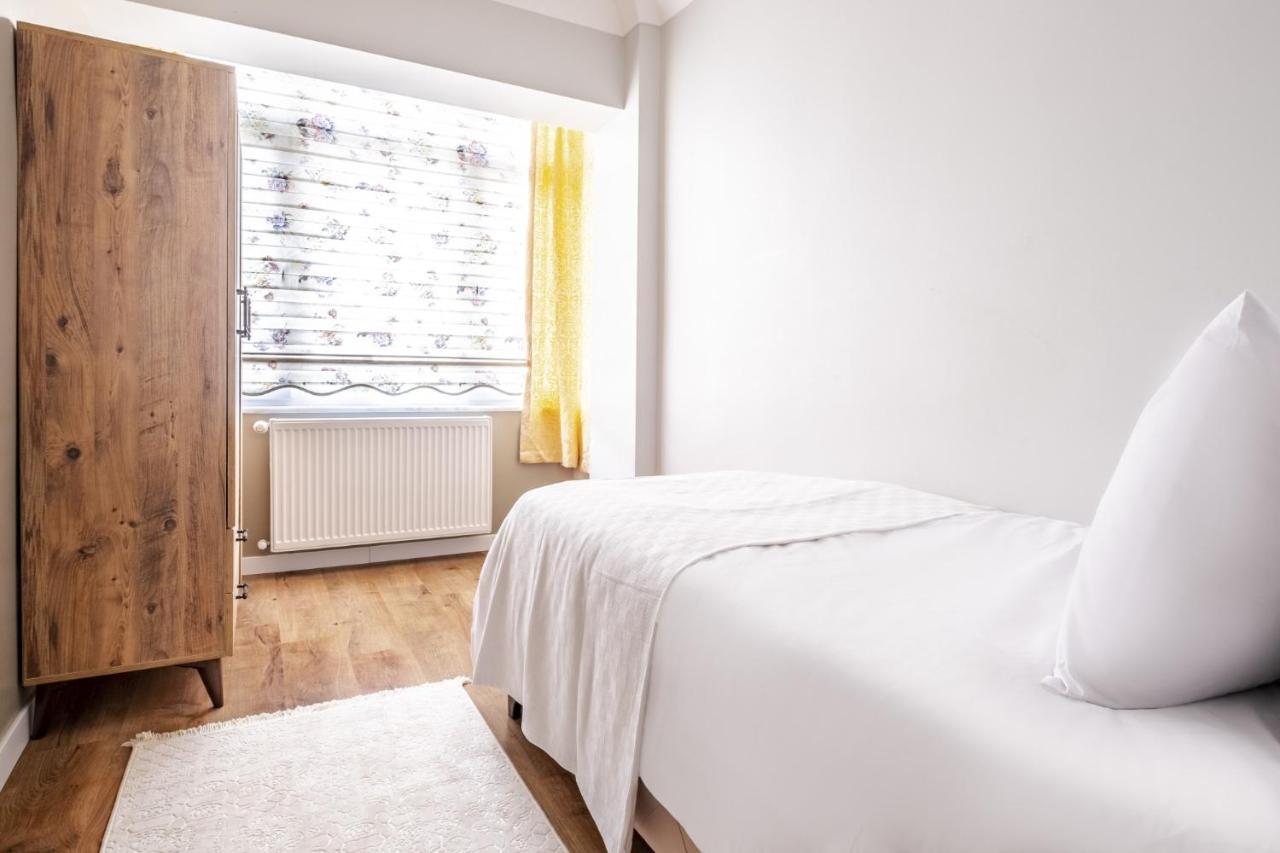 شقة اسطنبول  في Vibrant Flat With Balcony In Maltepe المظهر الخارجي الصورة