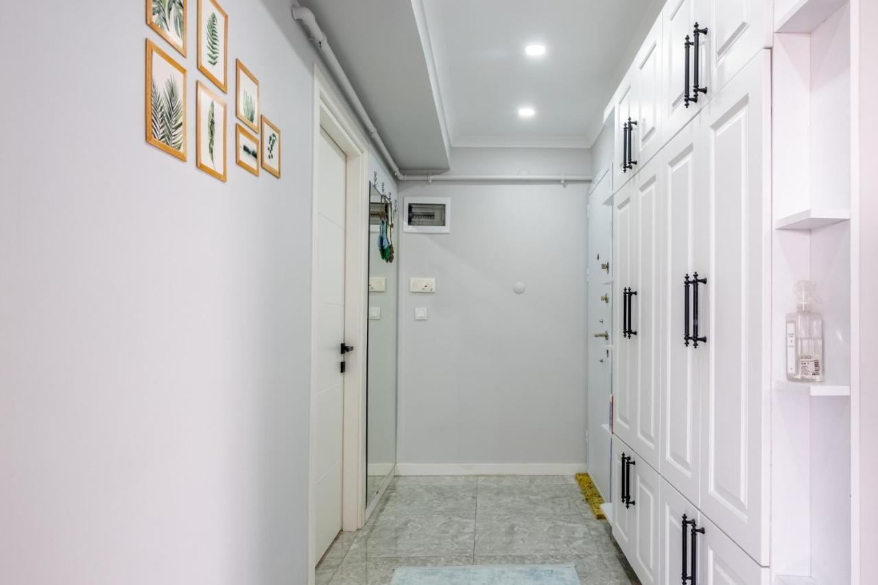 شقة اسطنبول  في Vibrant Flat With Balcony In Maltepe المظهر الخارجي الصورة